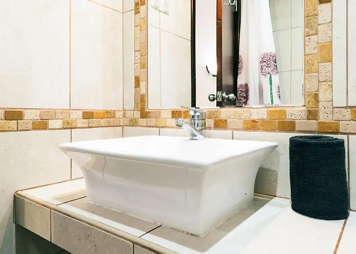 Oura V2 Jacaranda Villa