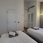 Oura V2 Jacaranda Villa
