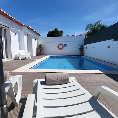 Oura V2 Jacaranda Villa *