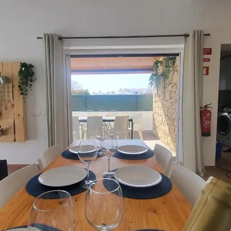 Oura V2 Jacaranda Villa