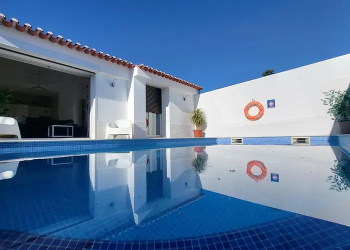 Oura V2 Jacaranda Вілла