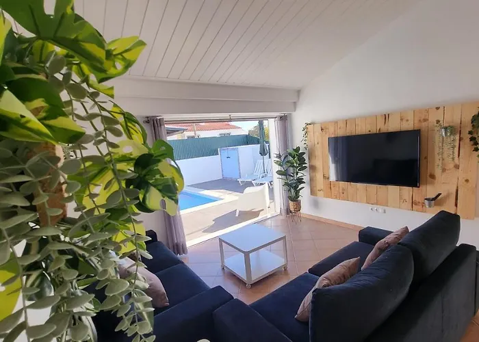 Вілла Oura V2 Jacaranda